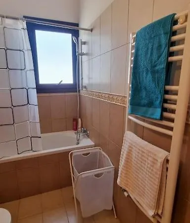 Seaview 2br Retreat By The Ocean لارنكا