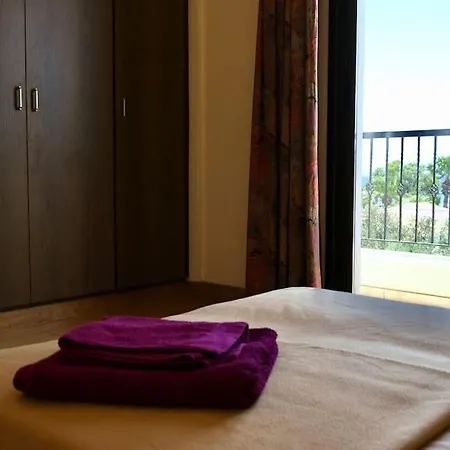 Seaview 2br Retreat By The Ocean شقة لارنكا
