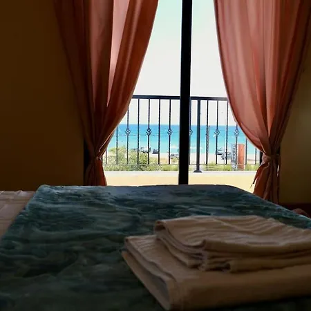 Seaview 2br Retreat By The Ocean * لارنكا